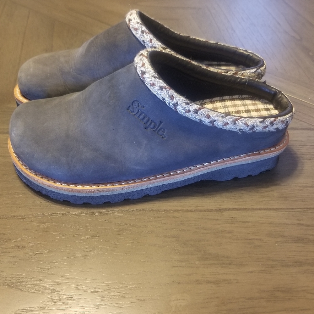 SIMPLE, Womens Clogs, sz 5.5